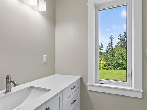 10546 Highway 7 Highway E, Oyster Pond, NS - Indoor Photo Showing Bathroom