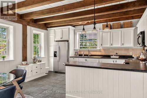 140 Creek Drive, Ottawa, ON - Indoor Photo Showing Kitchen With Double Sink