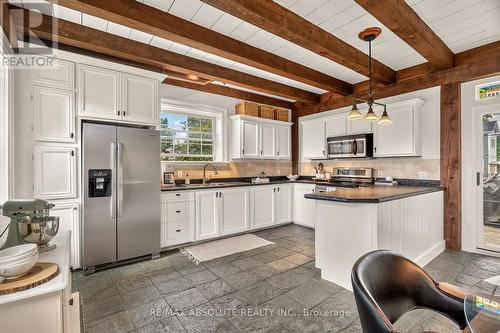 140 Creek Drive, Ottawa, ON - Indoor Photo Showing Kitchen With Upgraded Kitchen