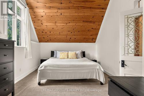 140 Creek Drive, Ottawa, ON - Indoor Photo Showing Bedroom