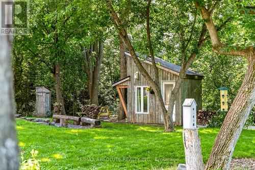CUTE  bunkie, man-cave, she-shed, kids-shed! :) - 140 Creek Drive, Ottawa, ON - Outdoor