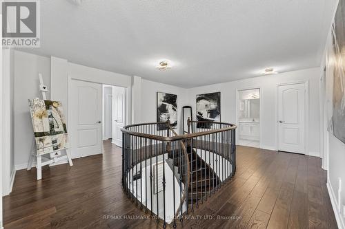 75 Mclarty Gate, Aurora, ON - Indoor Photo Showing Other Room