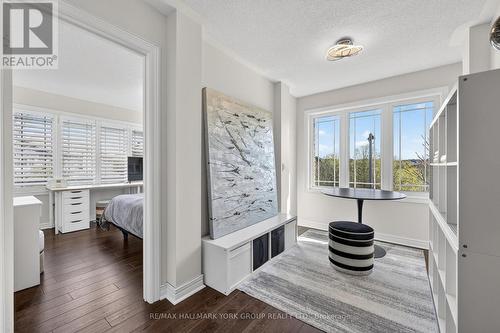 75 Mclarty Gate, Aurora, ON - Indoor Photo Showing Other Room