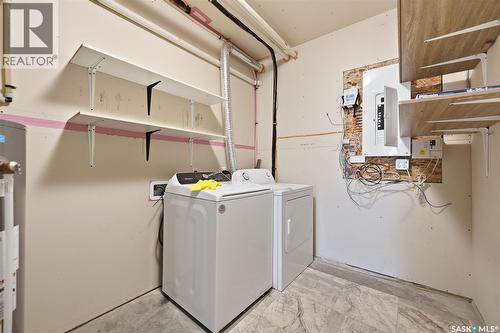351 Palliser Way, Saskatoon, SK - Indoor Photo Showing Laundry Room