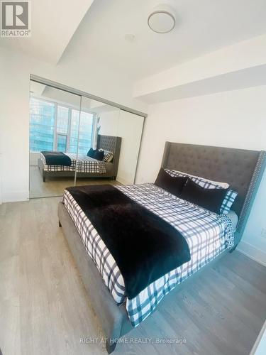 3213 - 10 York Street, Toronto, ON - Indoor