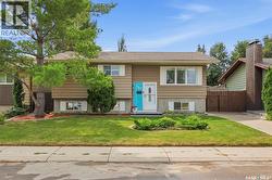 151 Makaroff ROAD  Saskatoon, SK S7L 6R6