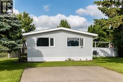 33, 6017 52 Avenue  Stettler, AB T0C 2L0