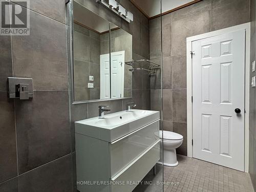 5452 Croydon Road, Burlington, ON - Indoor Photo Showing Bathroom