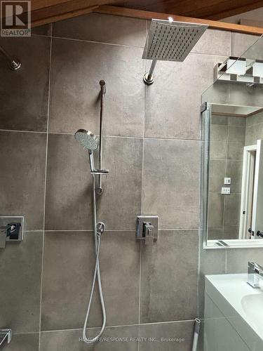 5452 Croydon Road, Burlington, ON - Indoor Photo Showing Bathroom