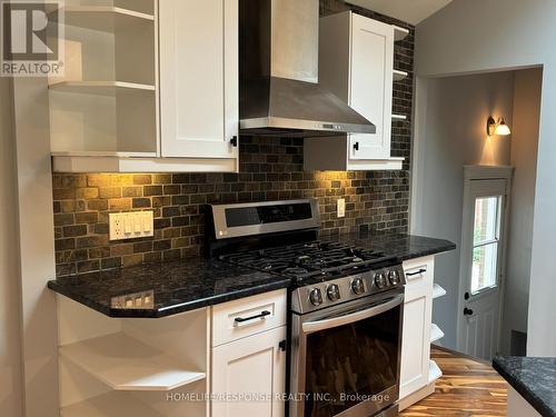 5452 Croydon Road, Burlington, ON - Indoor Photo Showing Kitchen With Upgraded Kitchen