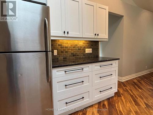 5452 Croydon Road, Burlington, ON - Indoor Photo Showing Kitchen