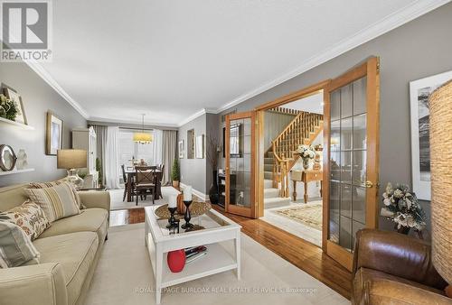 1580 Woodeden Drive, Mississauga, ON - Indoor Photo Showing Living Room