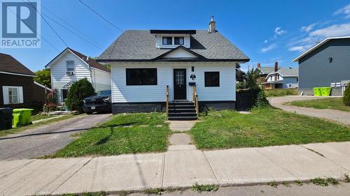 27 Abbott ST  Sault Ste. Marie, ON P6A 2V8
