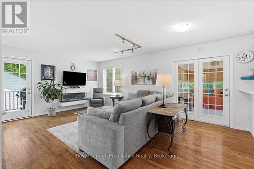 155 Downs Road, Quinte West (Murray Ward), ON - Indoor Photo Showing Living Room