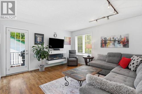155 Downs Road, Quinte West (Murray Ward), ON - Indoor Photo Showing Living Room