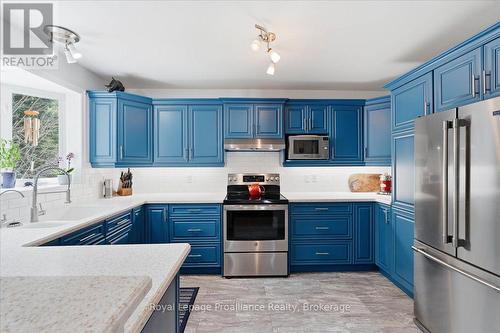 155 Downs Road, Quinte West (Murray Ward), ON - Indoor Photo Showing Kitchen