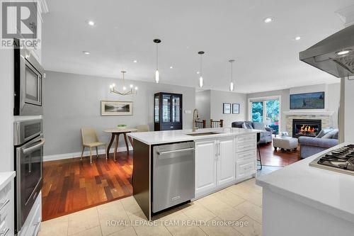 861 Dunlevie Avenue, Ottawa, ON - Indoor Photo Showing Kitchen With Upgraded Kitchen