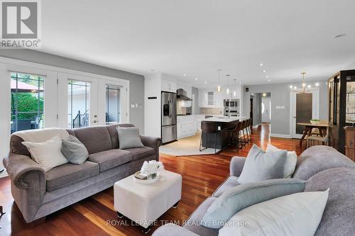861 Dunlevie Avenue, Ottawa, ON - Indoor Photo Showing Living Room
