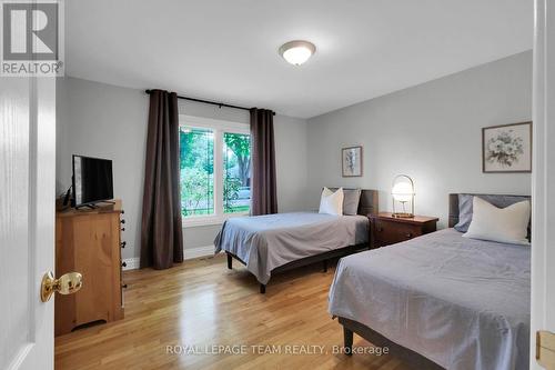 861 Dunlevie Avenue, Ottawa, ON - Indoor Photo Showing Bedroom