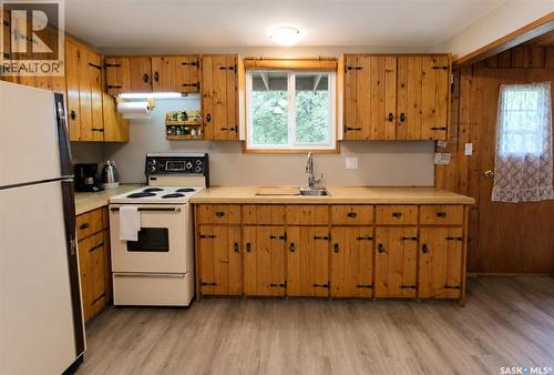 303 Christel Crescent, Lac Des Îles, SK - Indoor Photo Showing Kitchen