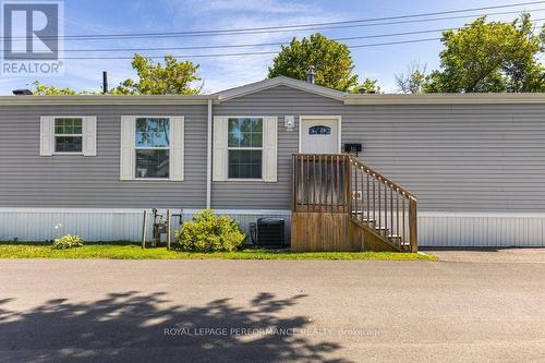 16 EASTGATE AVENUE  Ottawa, ON K2H 7S2