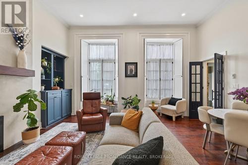 2 - 133 King Street E, Kingston (Central City East), ON - Indoor Photo Showing Living Room