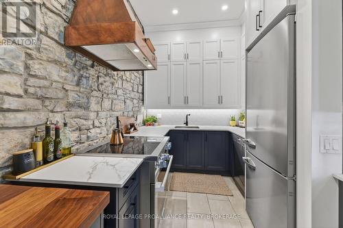 2 - 133 King Street E, Kingston (Central City East), ON - Indoor Photo Showing Kitchen With Upgraded Kitchen