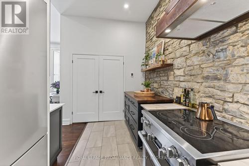 2 - 133 King Street E, Kingston (Central City East), ON - Indoor Photo Showing Kitchen