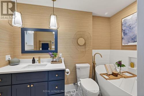 2 - 133 King Street E, Kingston (Central City East), ON - Indoor Photo Showing Bathroom