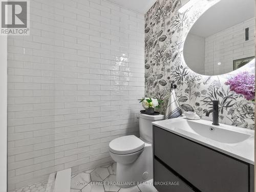 2 - 133 King Street E, Kingston (Central City East), ON - Indoor Photo Showing Bathroom