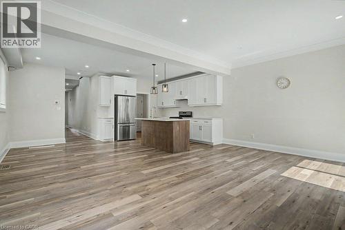31 Fourth Avenue, Kitchener, ON - Indoor Photo Showing Kitchen