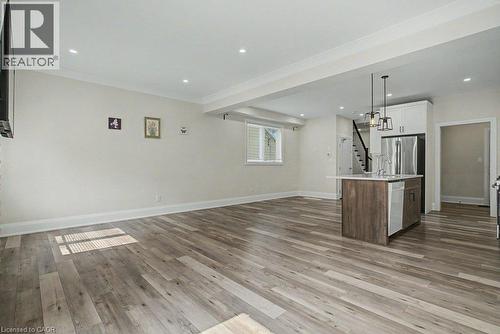 31 Fourth Avenue, Kitchener, ON - Indoor Photo Showing Kitchen