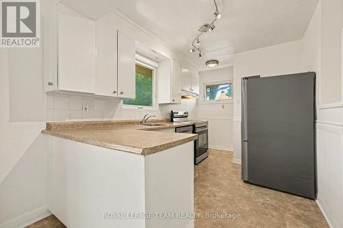 3 Donna Street, Ottawa, ON - Indoor Photo Showing Kitchen