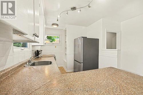 3 Donna Street, Ottawa, ON - Indoor Photo Showing Kitchen