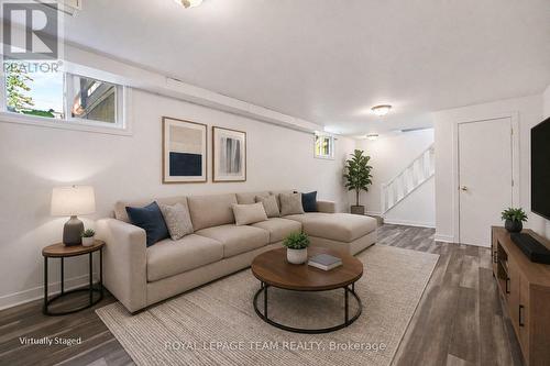 3 Donna Street, Ottawa, ON - Indoor Photo Showing Living Room