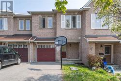 258 FORESTBROOK STREET  Ottawa, ON K2K 0B4