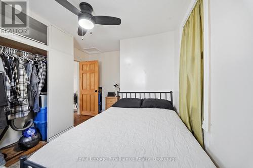 44 Geddes Street, Belleville (Belleville Ward), ON - Indoor Photo Showing Bedroom