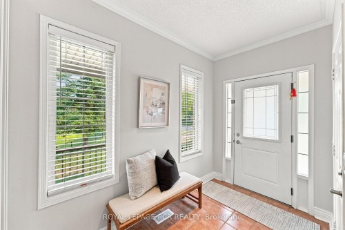 70 Millcliff Circle, Aurora, ON - Indoor Photo Showing Other Room