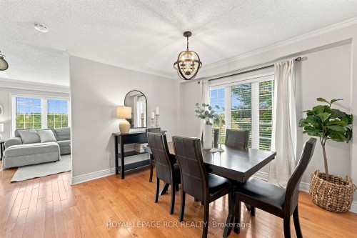 70 Millcliff Circle, Aurora, ON - Indoor Photo Showing Dining Room