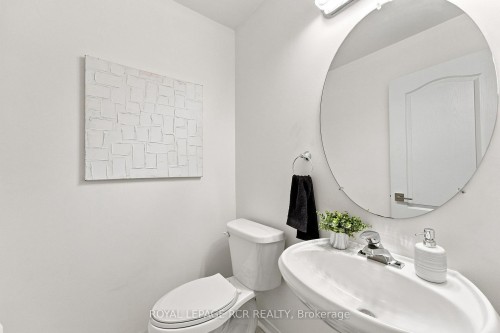 70 Millcliff Circle, Aurora, ON - Indoor Photo Showing Bathroom