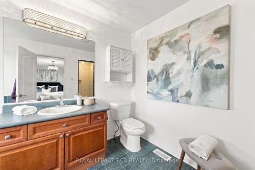 70 Millcliff Circle, Aurora, ON - Indoor Photo Showing Bathroom