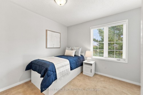 70 Millcliff Circle, Aurora, ON - Indoor Photo Showing Bedroom