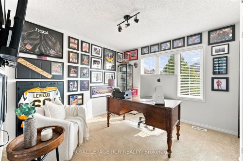 70 Millcliff Circle, Aurora, ON - Indoor
