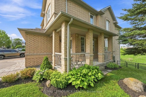 70 Millcliff Circle, Aurora, ON - Outdoor
