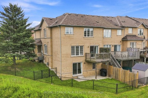 70 Millcliff Circle, Aurora, ON - Outdoor With Exterior