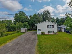 29 Malibu ST  Fredericton, NB E3A 5P2