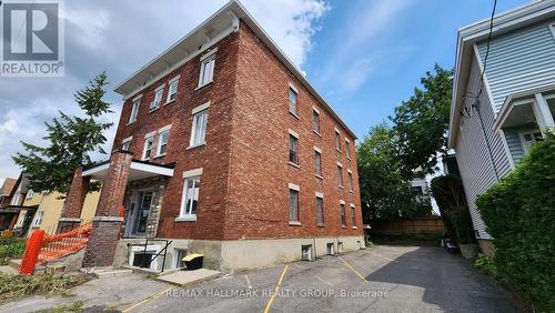 3 - 125 GLENORA STREET , Ottawa, Ontario K1S 1J2 5