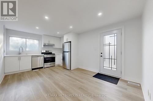 UPPER - 85 PRIMULA CRESCENT , Toronto, Ontario M9L 1J9 2