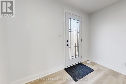 UPPER - 85 PRIMULA CRESCENT , Toronto, Ontario M9L 1J9 3