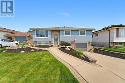 9 CARPENTER AVENUE Hamilton, ON L8E 2V2